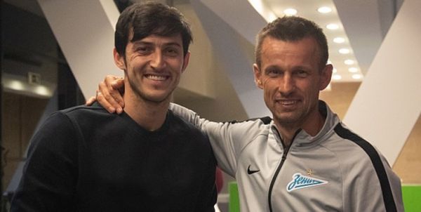  آزمون جلوی فنرباغچه بازی می‎کند