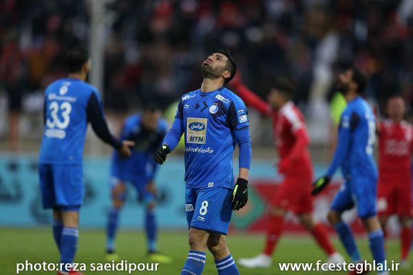 اکبرپور استقلال اینگونه نمیتواند قهرمان شود