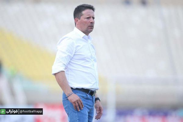  پائولو سرجیو استاد تساوی در لیگ است  13 مساوی در 19 بازی رکورد سرمربی پرتغالی صنعت نفت است  عکس  امین بهرامی