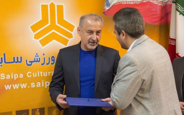  رضا درویش مدیرعامل باشگاه سایپا که چند روز پیش از سمت خود استعفا کرده بود امروز با حضور در این باشگاه با مدیران این شرکت خداحافظی کرد