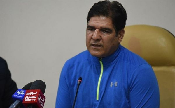  مهاجری  باد اجازه نمی‌داد دو تیم بازی کنند