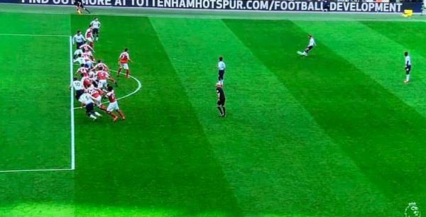 پنالتی بحث برانگیز تاتنهام مقابل آرسنال عکس