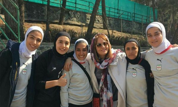 مهناز افشار جای آنهایی که نیامدند خالی