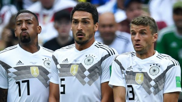  انتقاد هوملس از لو  شیوه خط زدن نام ما اصلا قابل درک نیست