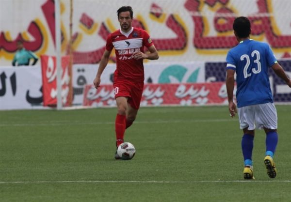  غیبت ولسیانی، عباس‌زاده و دیوسالار برابر استقلال