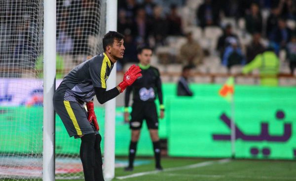 حامد لک هواداران استقلال به رنگ دستکشهای من حساسیت دارند