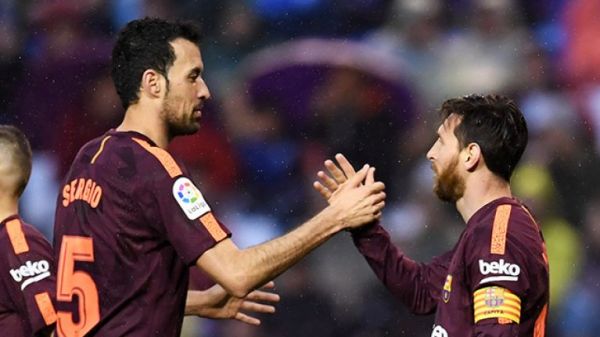  بوسکتس  به حرکات مسی عادت کردیم و دیگر شگفت زده نمی شویم، به او افتخار می کنیم