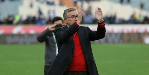 حاشیه دربی؛ تشویق ایسلندی برانکو جیمی جامپ سمج در وسط زمین