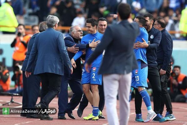  استقلال یک کریم باقری کم دارد