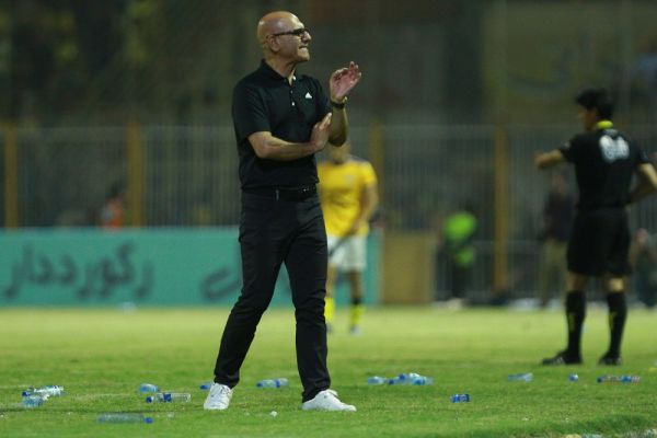  مرزبان  آمده‌ایم همه را ببریم و بمانیم