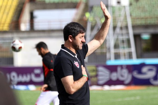  فریاد های کریم باقری در پایان بازی پیکان