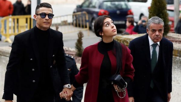  پیروزی دراشپیگل مقابل کریس رونالدو در دادگاه