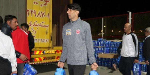 بیرانوند با کمکهای مردمی امشب راهی لرستان میشود + تصاویر