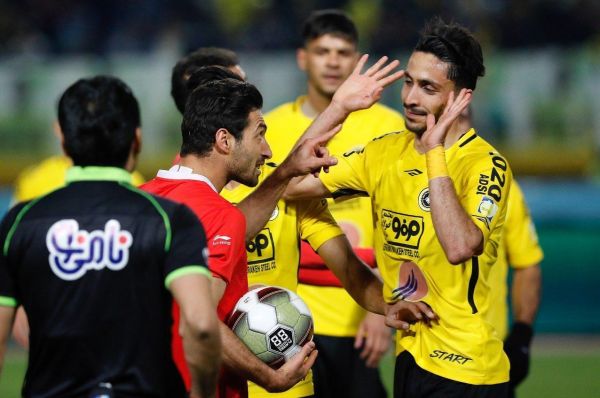  سیاوش یزدانی با کارت زردی که در بازی مقابل نساجی گرفت، دیدار بعدی سپاهان مقابل استقلال را از دست داد