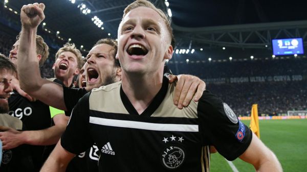 فن ده بیک باید 4 گل به یوونتوس می زدیم