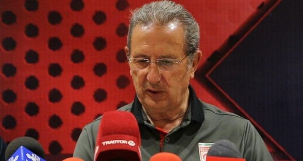  جرج لیکنز  نباید از اشکان دژاگه و مسعود شجاعی انتقاد کرد