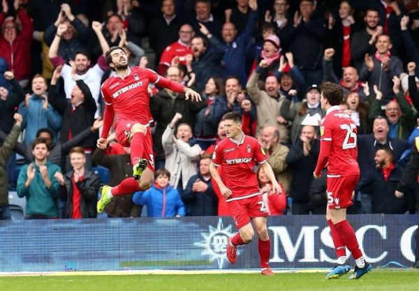 پیروزی ناتینگهام فارست با گلزنی انصاریفرد شکست ردینگ در روز بازگشت عزتاللهی