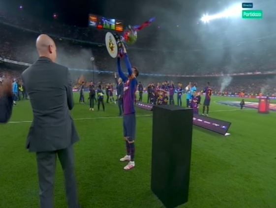  گزارش تصویری- قهرمانی بارسا در لالیگا  مسی جام را بالای سربرد