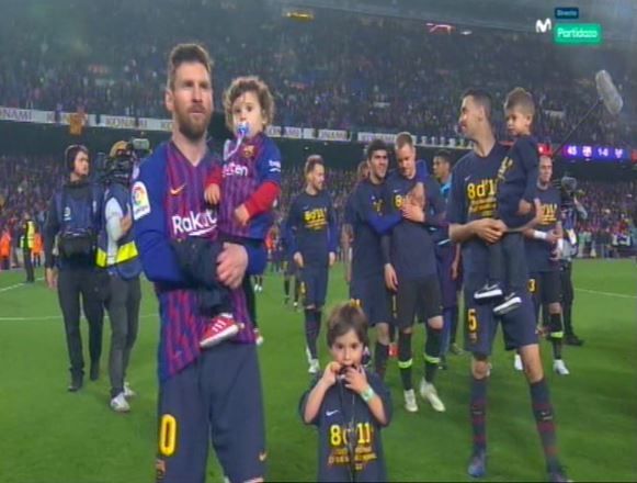 گزارش تصویری پسران مسی، شریک شادی پدر درجشن قهرمانی