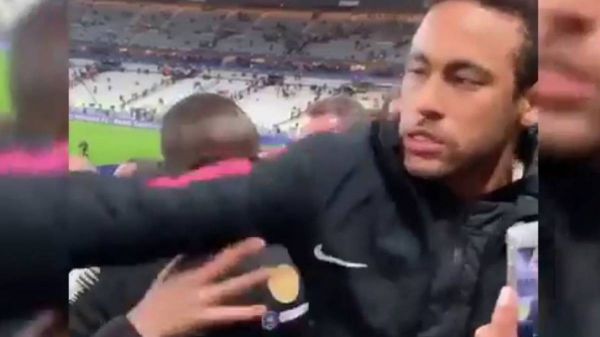  هوادار پی اس جی چه گفت که نیمار او را کتک زد