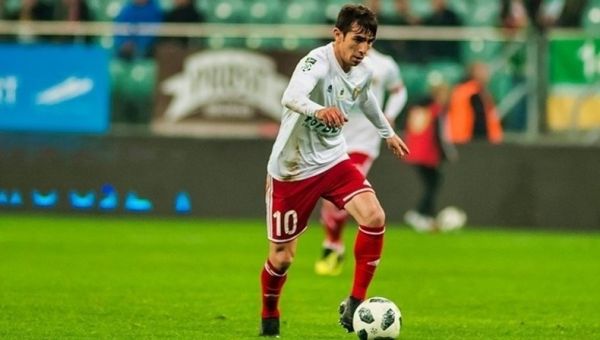 احمدزاده پرسپولیس شماره 10 را هم ندهد مشکلی ندارم به استقلال نمیروم