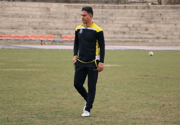 مطهری اگر بازیکنی کمکاری کرده است، سینگ نامش را بگوید به قولمان عمل کردیم و حتی بهتر هم نتیجه گرفتیم