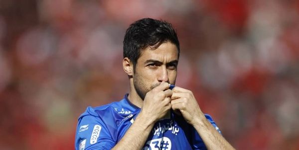 حضور تماشاگران سپیدرود، حیدری با دخترش آمد بوی سوختگی عجیب در ورزشگاه