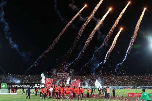  گزارش تصویری از دیدار پارس جنوبی - پرسپولیس و جشن قهرمانی سرخ ها