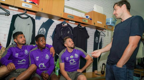 حضور کاسیاس در تمرین پورتو و دیدار با هم تیمیها