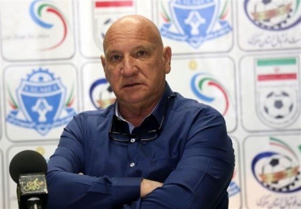 زمان حضورسرمربی گلگهر در تهران مشخص شد