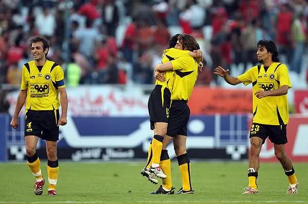 کریمی اشک هواداران پرسپولیس ناراحتم کرد