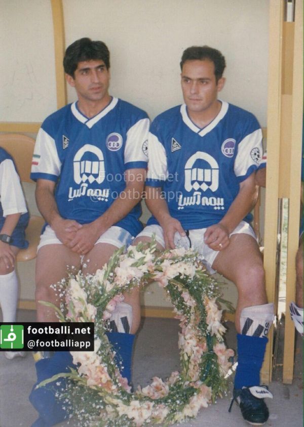  على چينى و محمدرضامهدوى روى نيمكت استقلال در ديدار فينال جام حذفى كشور مقابل پرسپوليس   بيستم تيرماه ١٣٧٨