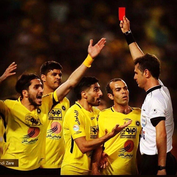  پست کنایه آمیز بازیکن جنجالی دیدار سپاهان - پرسپولیس