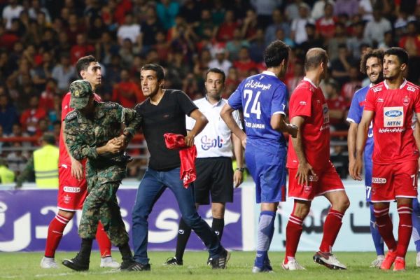 فدراسیون فوتبال و سازمان لیگ پاسخگوی فاجعه شبانه باشند چه کسی فتاحی را وارد فوتبال کرد