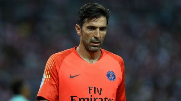 مدیر برنامه بوفون او هنوز تصمیم برای بازنشستگی ندارد