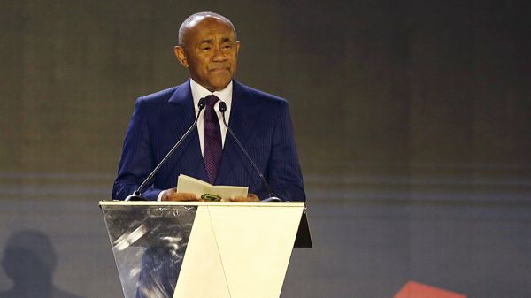 دستگیری رئیس کنفدراسیون فوتبال آفریقا در پاریس