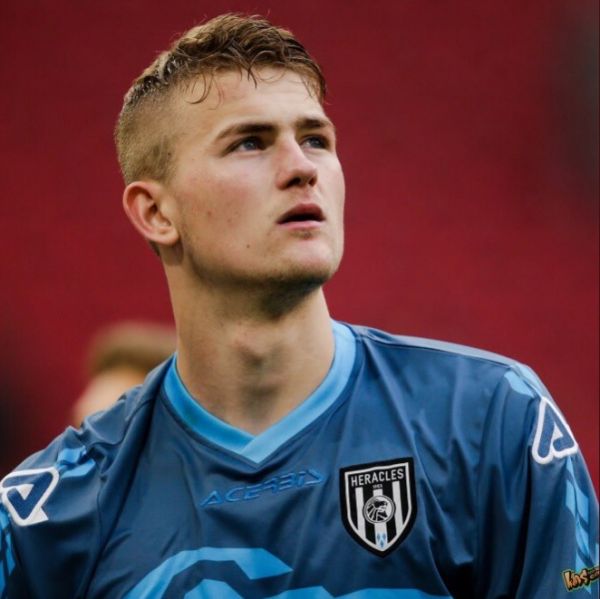 شوخی هراکلس با دلیخت رنگ آبی بهت میآید