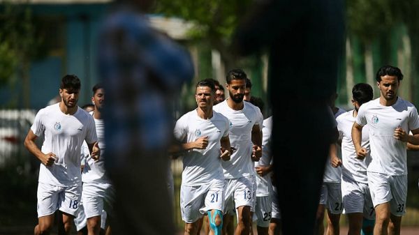 گزارش ویژه درباره قرارداد داران آبی ها؛ جایی نمی روند