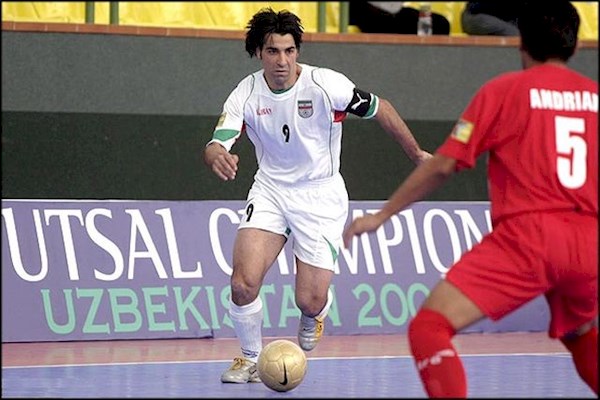 فوتسال قهرمانی زیر ۲۰ سال آسیا حضور وحید شمسایى در مراسم اهداى جام