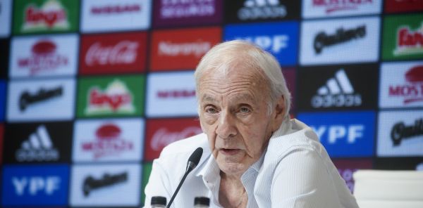 منوتی حتی کرویف و پپ هم نمی توانند با این آرژانتین موفق شوند