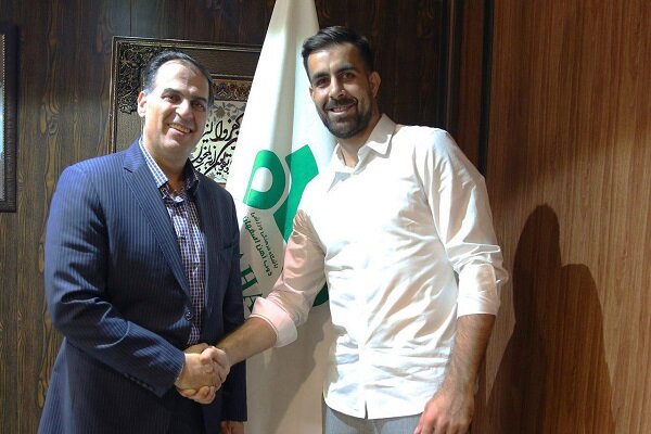  صادقی با ذوب‌آهن تمدید کرد