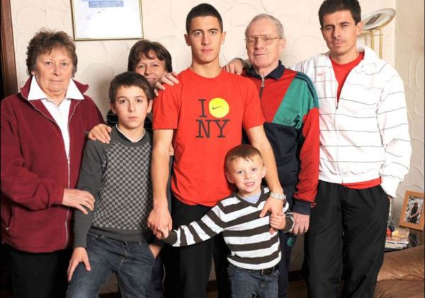 مادر هازارد ادن طعم گلزنی را قبل از تولدش نیز چشیده بود