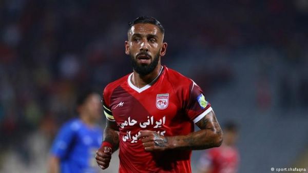 تراکتور مهاجم خارجی جذب می کند دژاگه مصدوم است