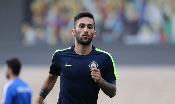 صادقیان می خواهم بهترین تصمیم را برای فوتبالم بگیرم