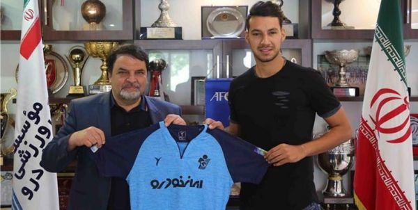  امینی با پیکان تمدید کرد