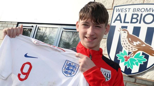 بارسلونا پدیده انگلیسی را از چنگ پیاسجی ربود