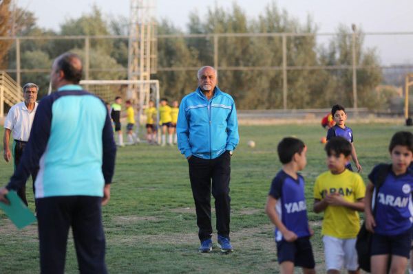  یاوری  19-18 سال احساس می‌کردیم زیر آب فریاد می‌زنیم