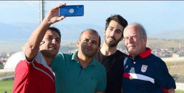 هواداران ترکیهای و یک دنیا علاقه به مصطفی دنیزلی