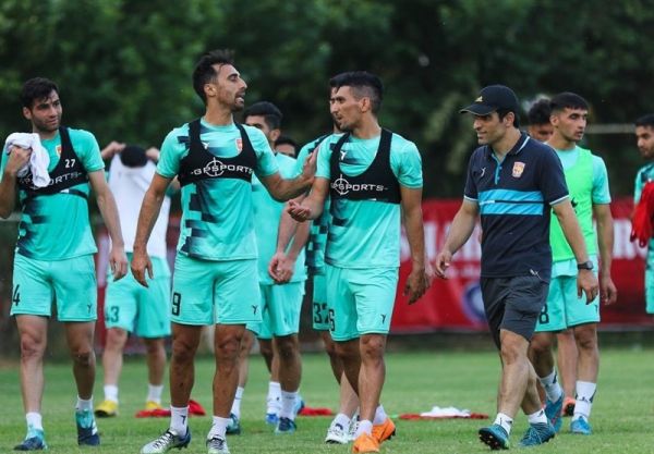  شاگردان گل محمدی راهی اصفهان شدند