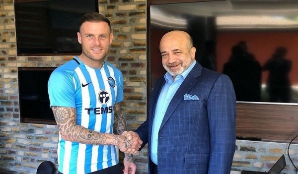 باشگاه تراکتورسازی تمام حقوق استوکس مطابق قرارداد پرداخت شده است او و باشگاه ترکیهای محروم میشوند